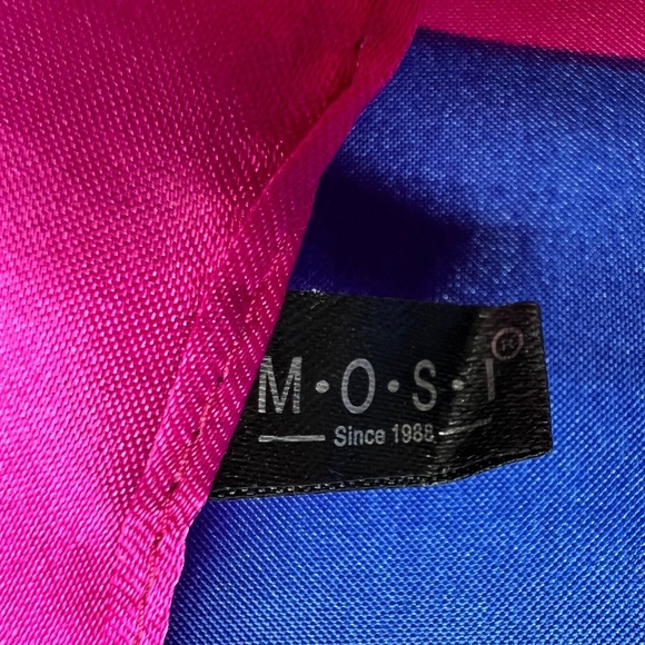 M.O.S.I. Scarf Bright Feathers Peacock Crown Pink Blue 34" Square Silky MOSI - Picture 5 of 5